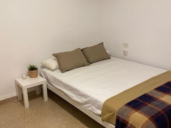 Habitaciones Privada Preciosa Grande Centro Malaga Tambien Cerca De La Playa Wi-Fi Luaran gambar